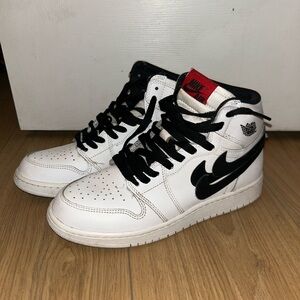 Jordan 1 mids